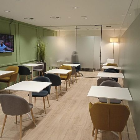 Hellosky Air Rooms Madrid Eksteriør billede