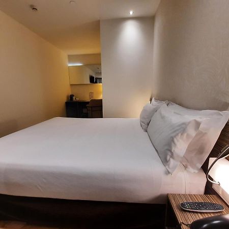 Hellosky Air Rooms Madrid Eksteriør billede