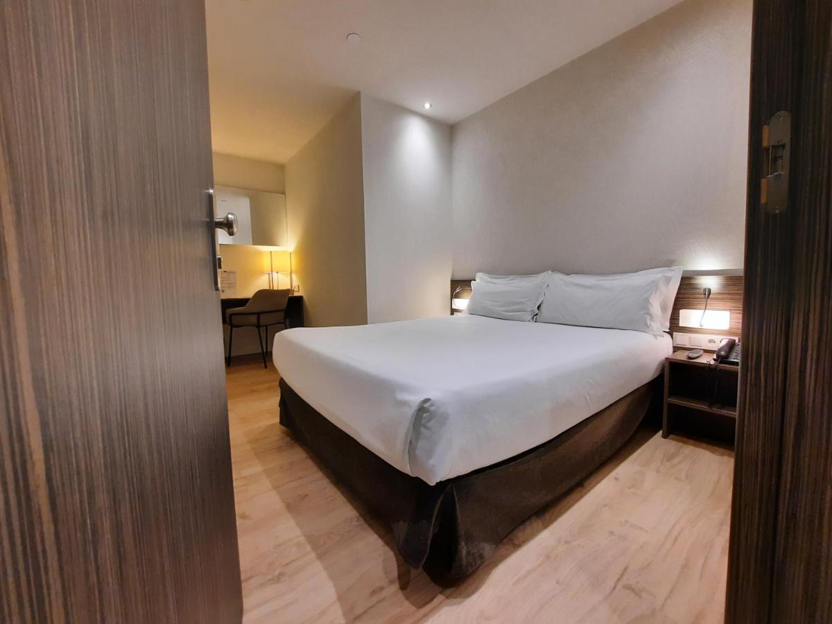 Hellosky Air Rooms Madrid Eksteriør billede